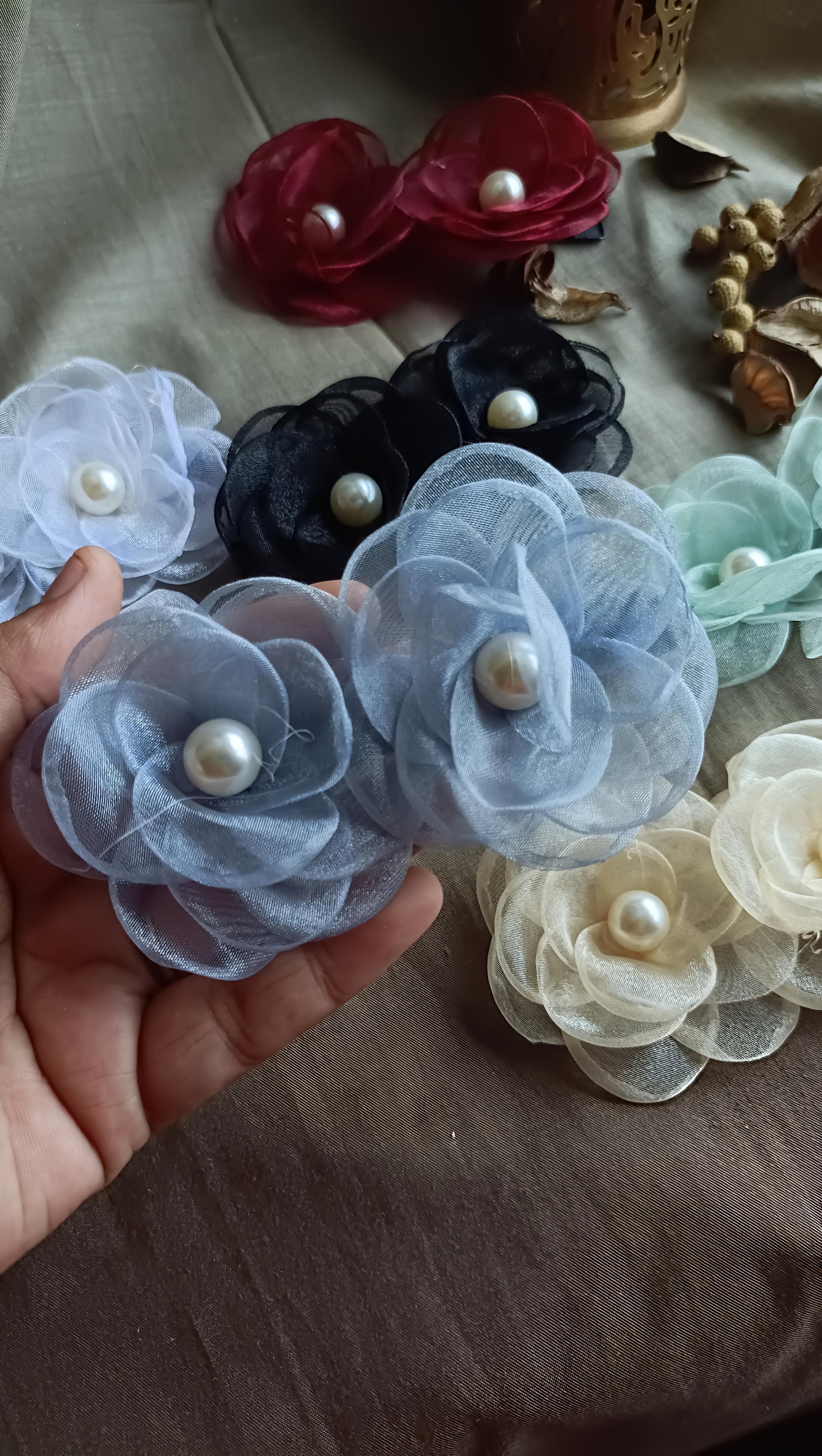 Elegant Pearl Bloom Hair Clip – Multiple Colors