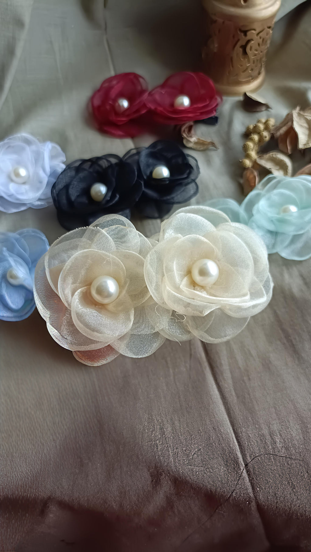 Elegant Pearl Bloom Hair Clip – Multiple Colors