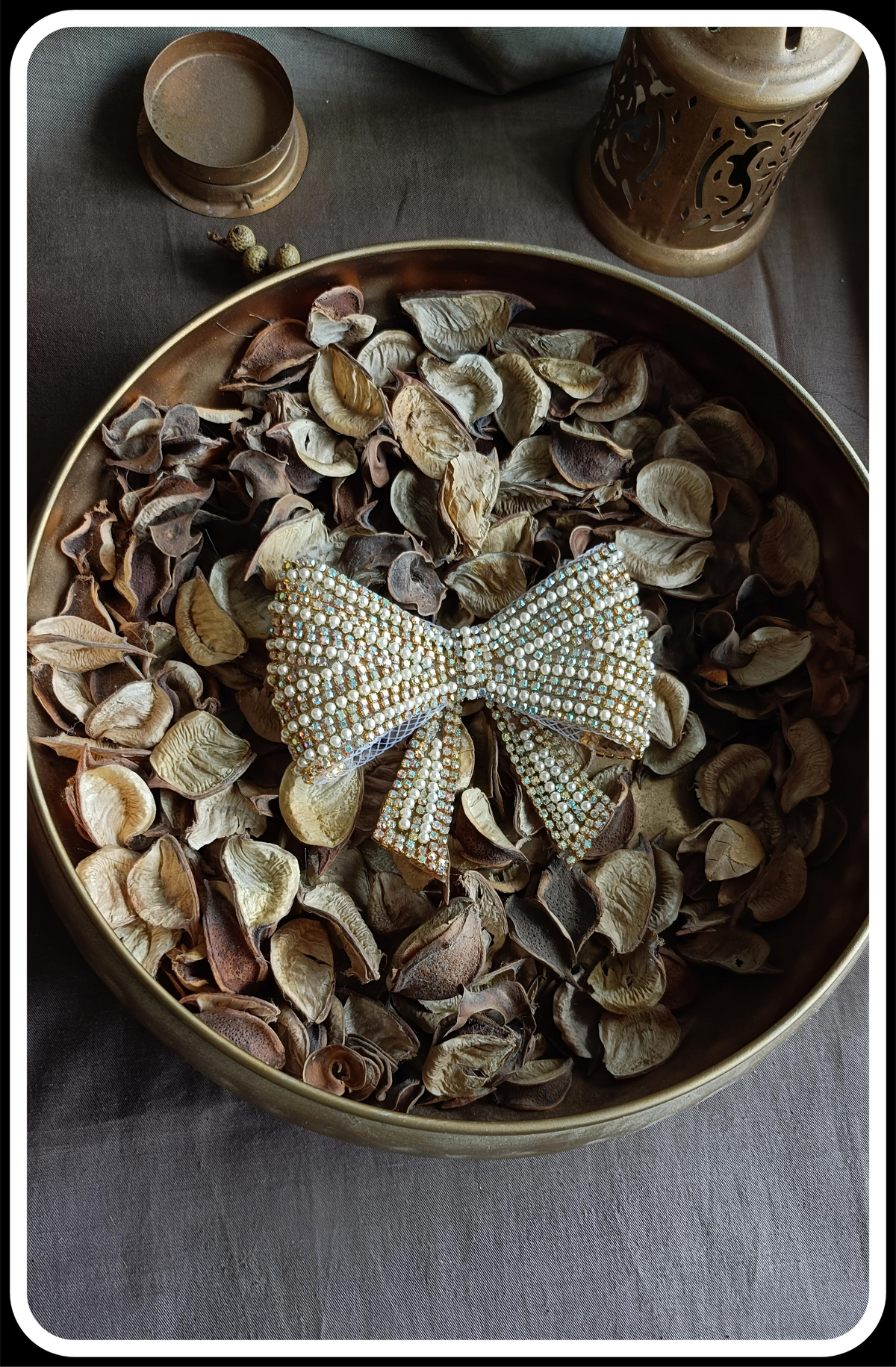 Bejewelled Bows – Glam Pearl & Rhinestone Hair Clip