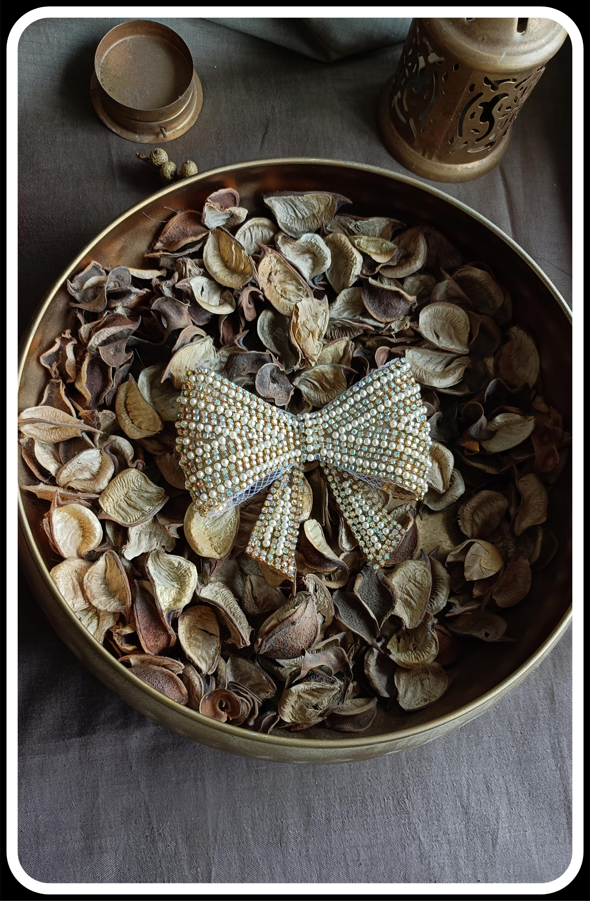 Bejewelled Bows – Glam Pearl & Rhinestone Hair Clip