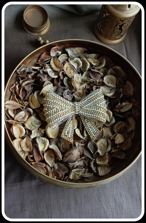 Bejewelled Bows – Glam Pearl & Rhinestone Hair Clip