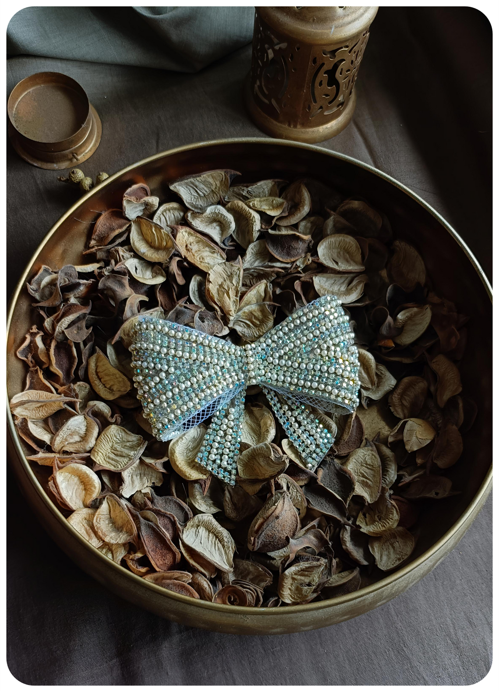 Bejewelled Bows – Glam Pearl & Rhinestone Hair Clip