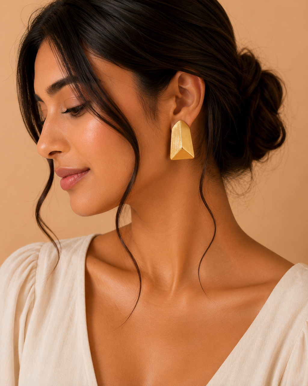 Minimalist Gold Sculpted Stud Earrings – Korean Fashion