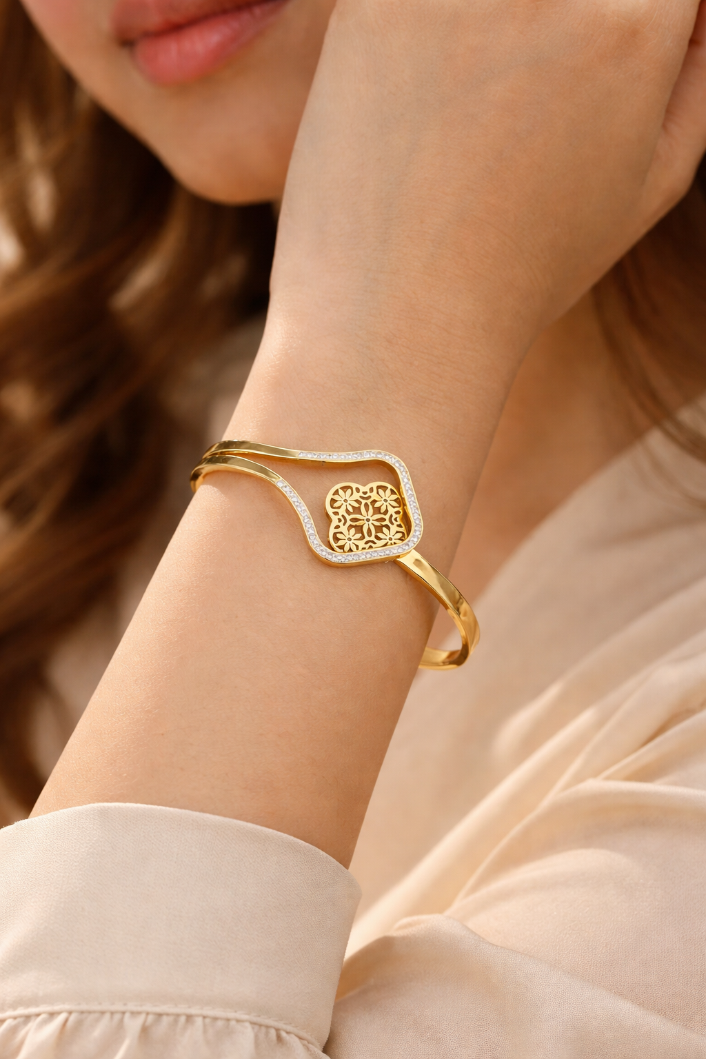Minimal Floral Design Gold Plated Kada