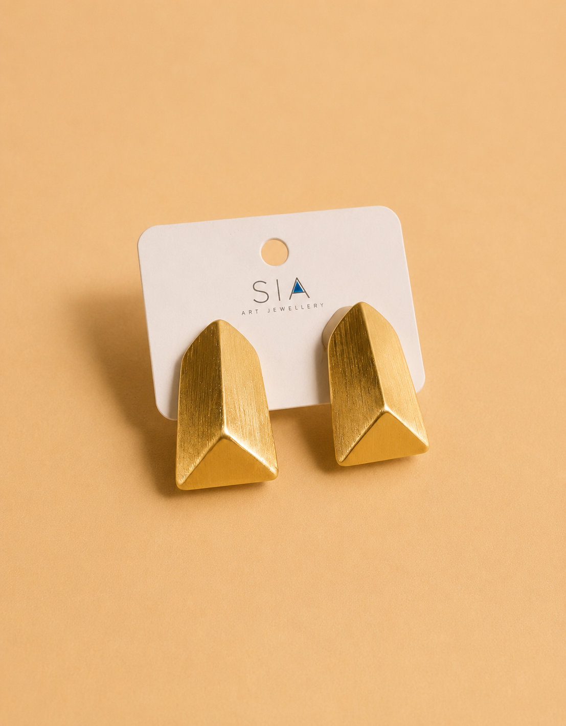 Minimalist Gold Sculpted Stud Earrings – Korean Fashion