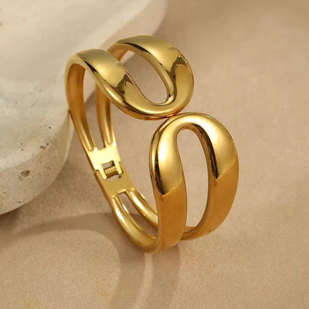 18K Gold-Plated Abstract Curved Bracelet Bold Sculptural Gold Cuff Bracelet