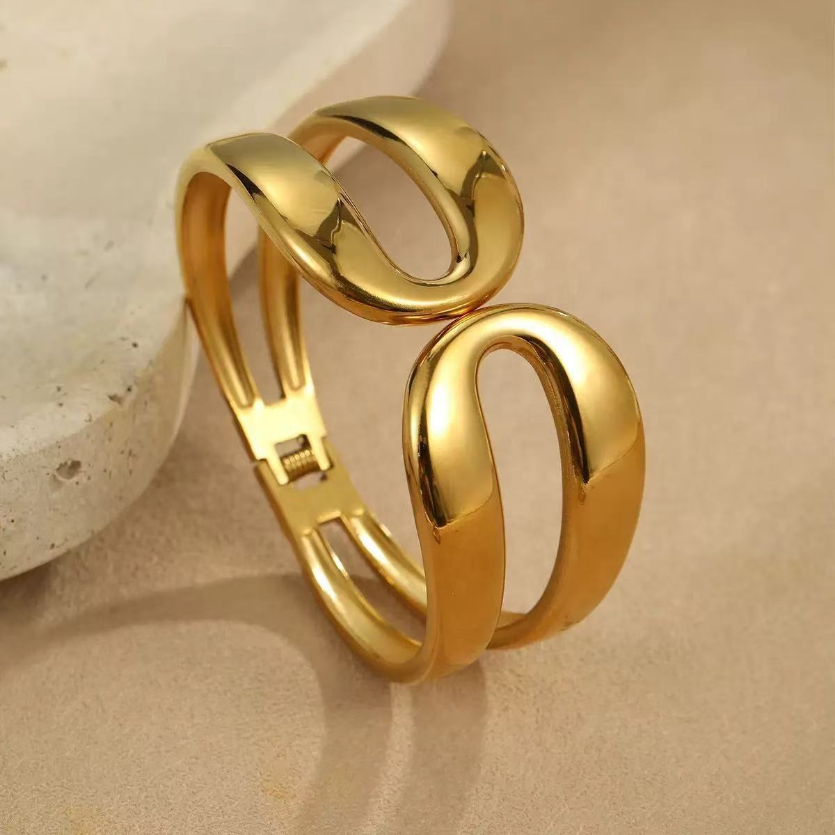 18K Gold-Plated Abstract Curved Bracelet Bold Sculptural Gold Cuff Bracelet