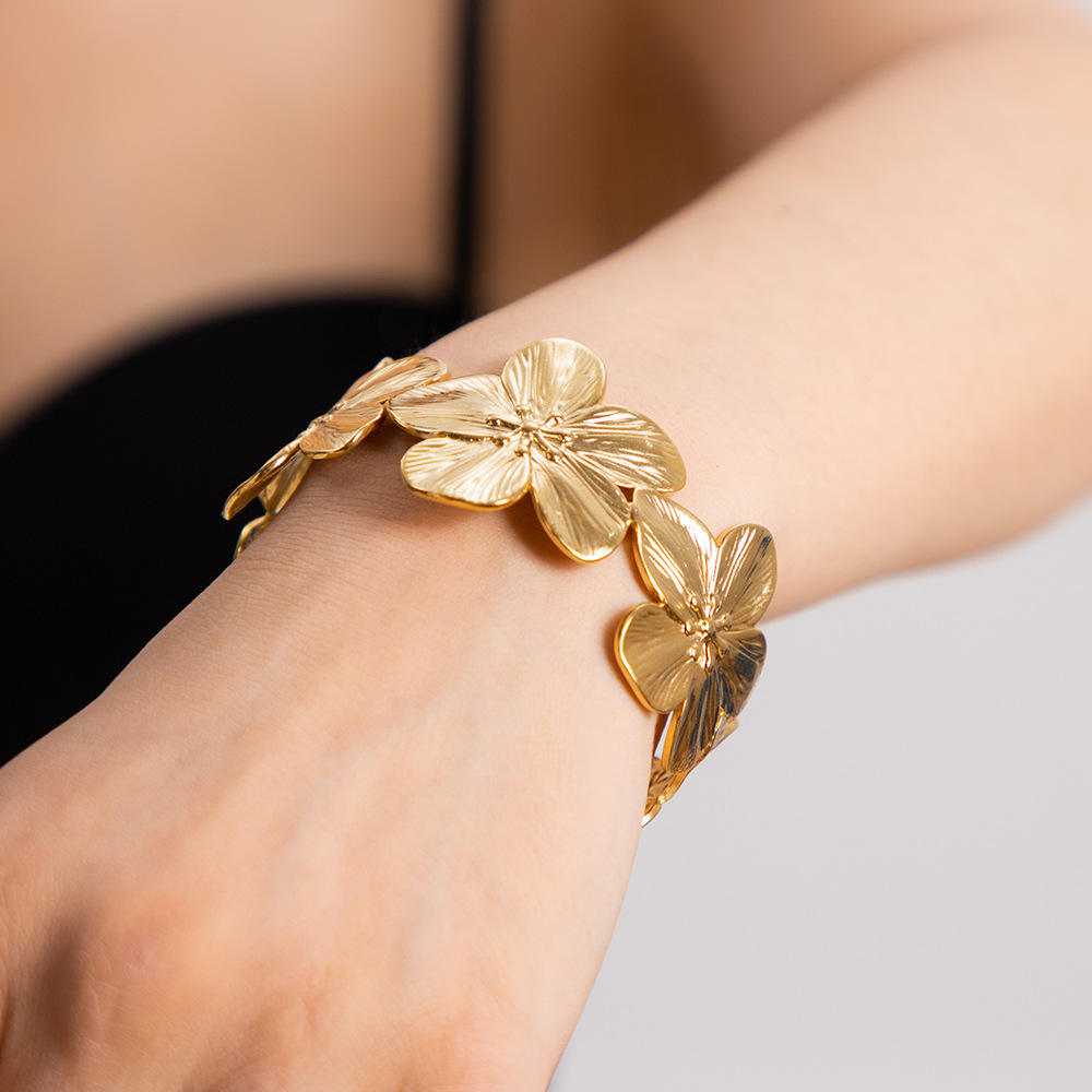 Anti tarnish flower stylish Kada