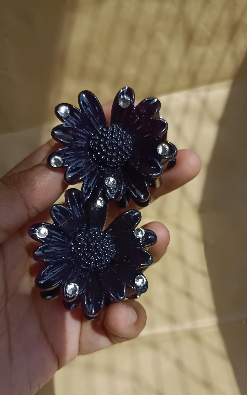 Daisy Delight Clips | Stylish Floral Hair Accessories