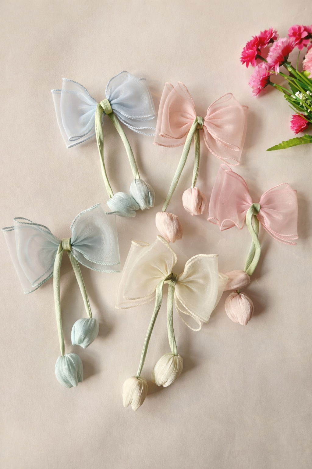Tulip bow pin