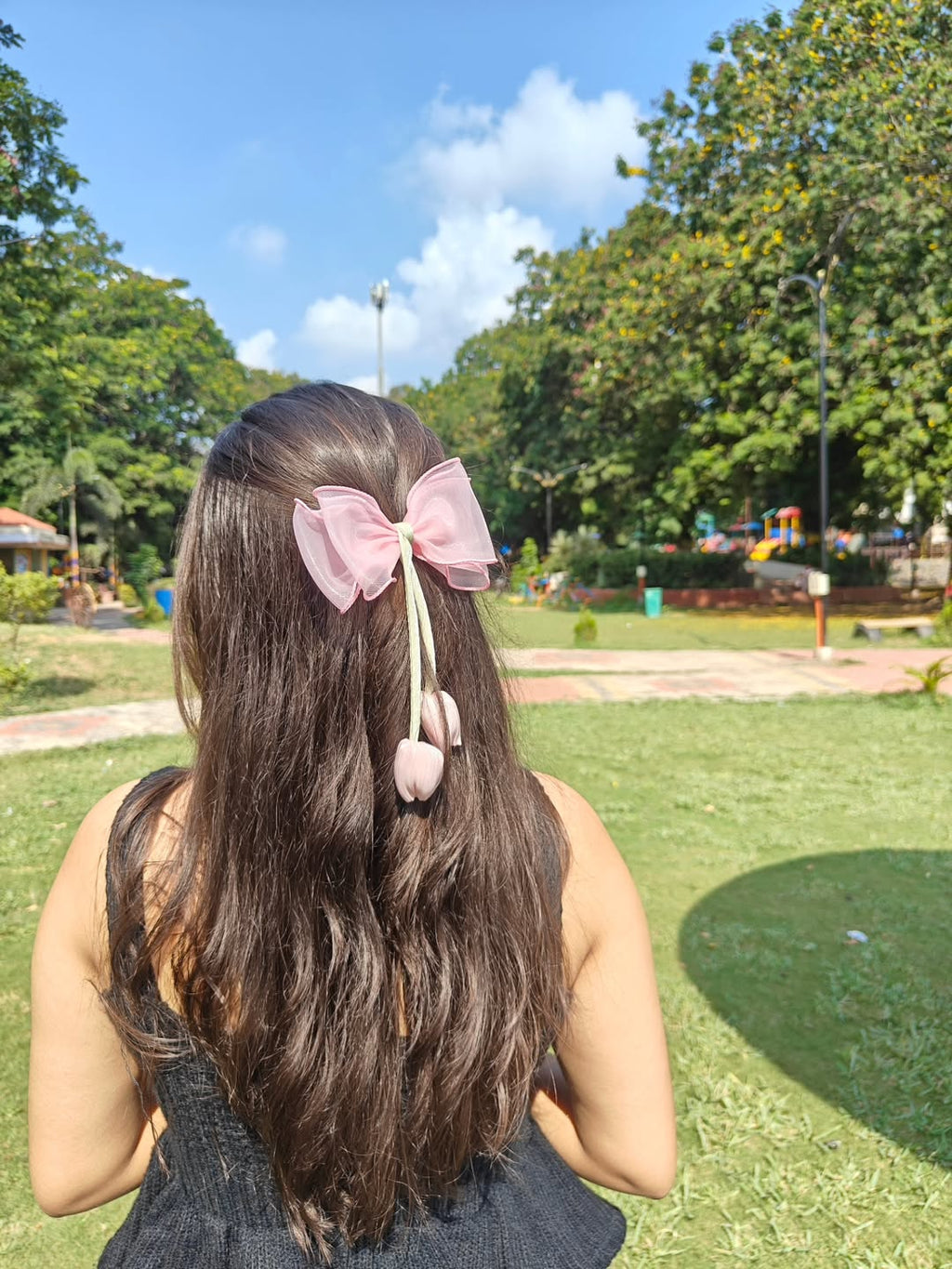 Tulip bow pin