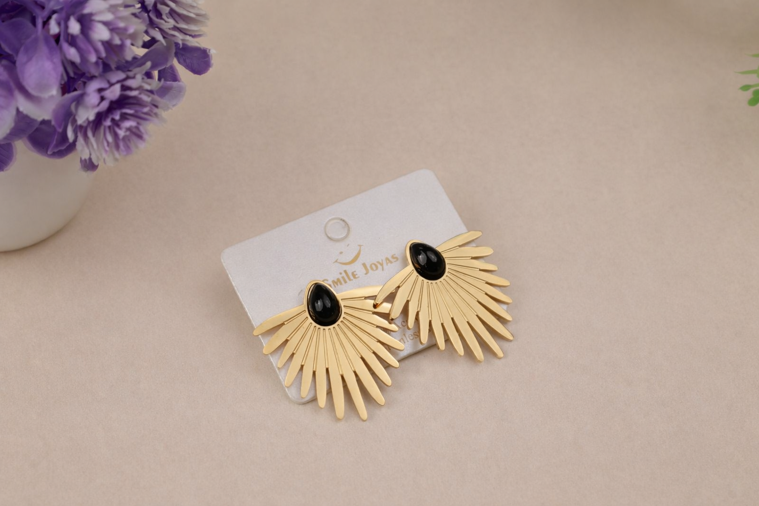 Vintage earrings - gold with Black