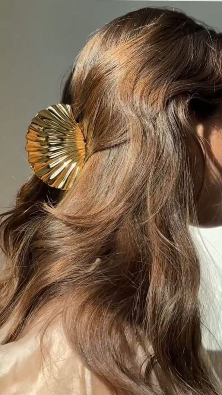 Luxe Seashell Metal Hair Claw Clip – Rose Gold & Silver